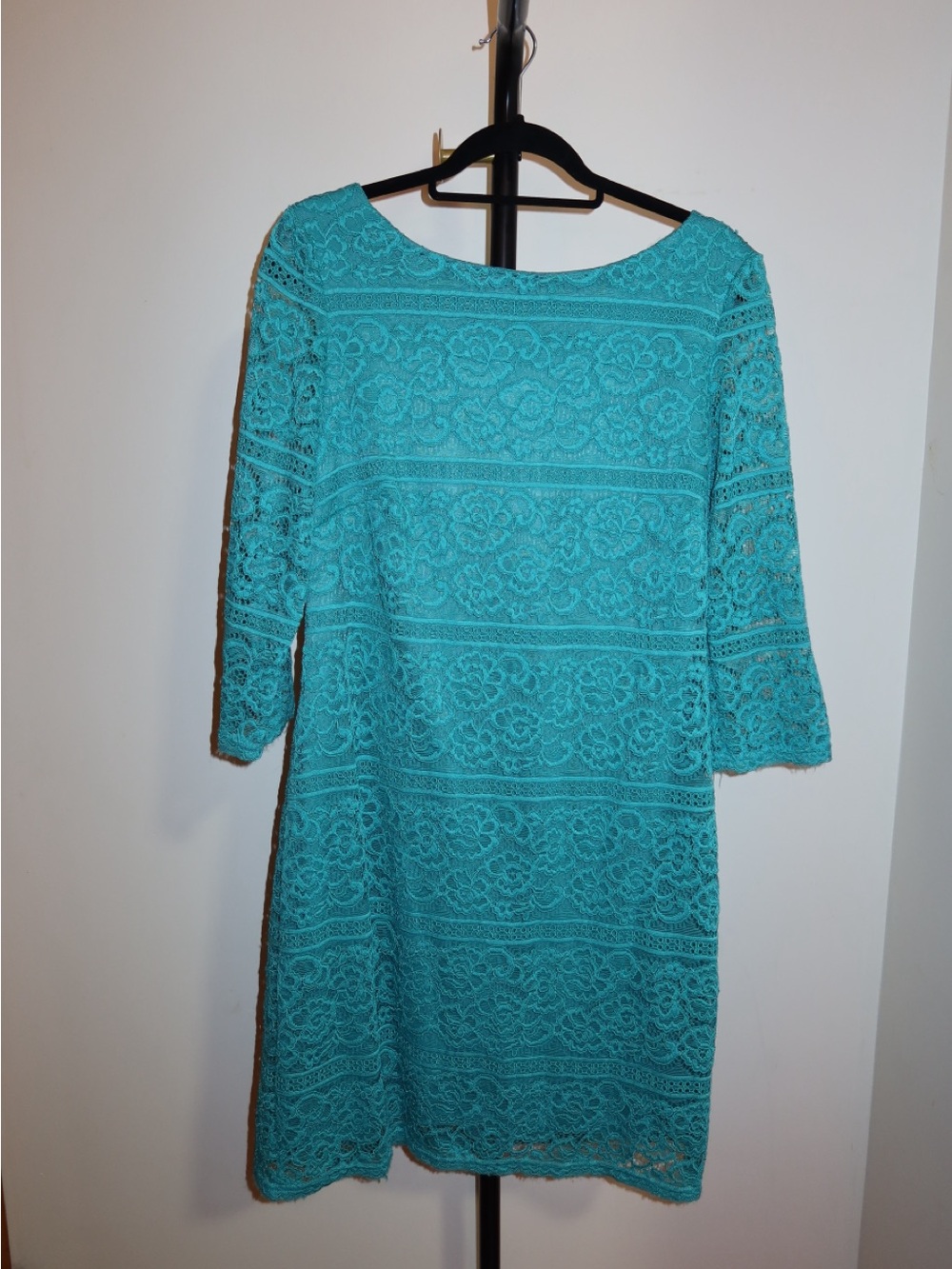 Jessica Howard Teal Lace Shift Dress with Three-Quarter Sleeves